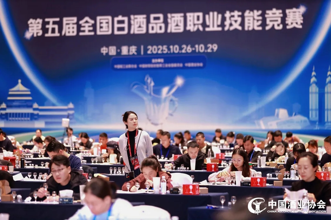 在冬天的行業(yè)里，四特酒點燃了人才的篝火