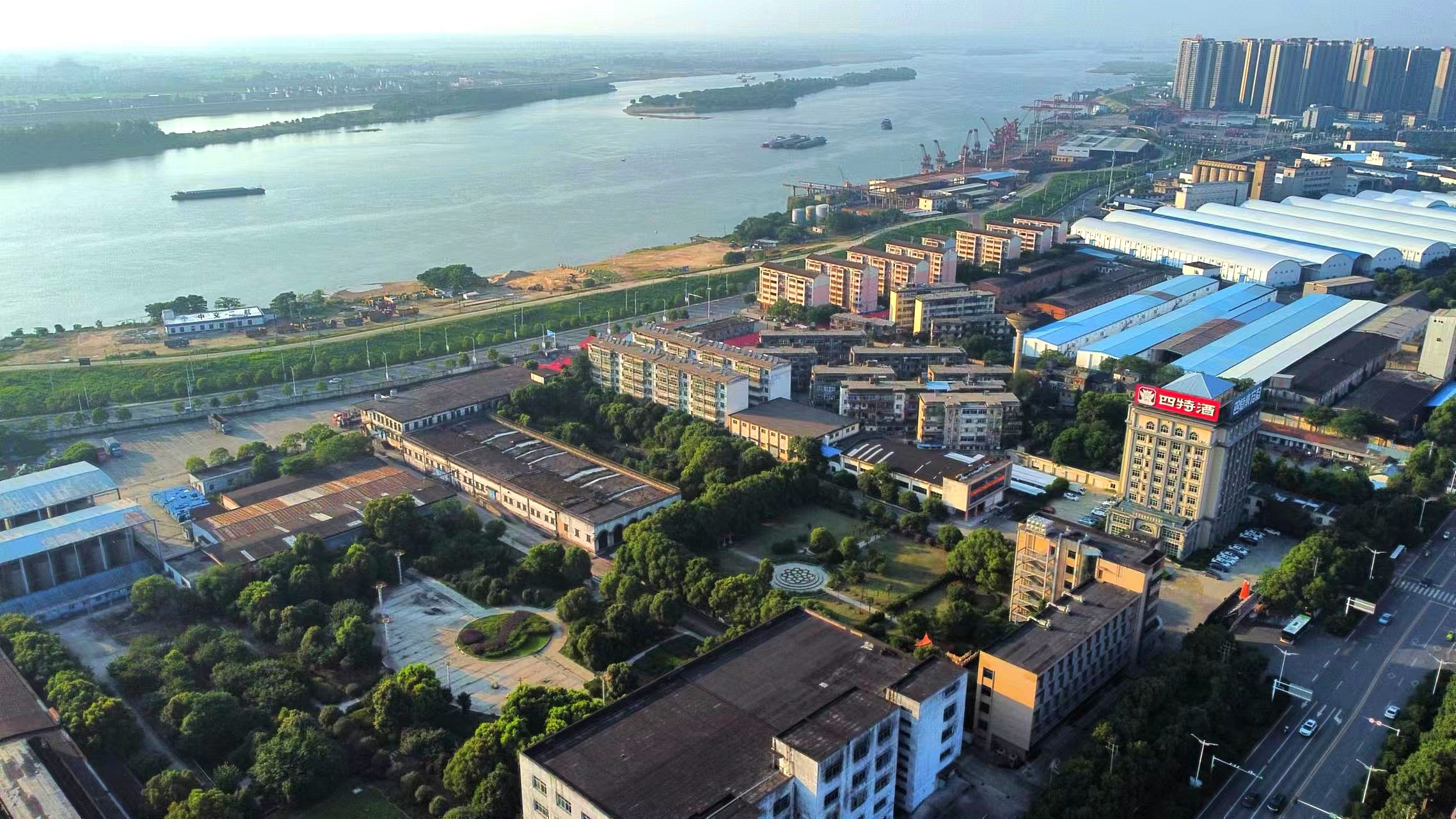 四特酒，持續(xù)引領(lǐng)特香型白酒高質(zhì)量發(fā)展征程