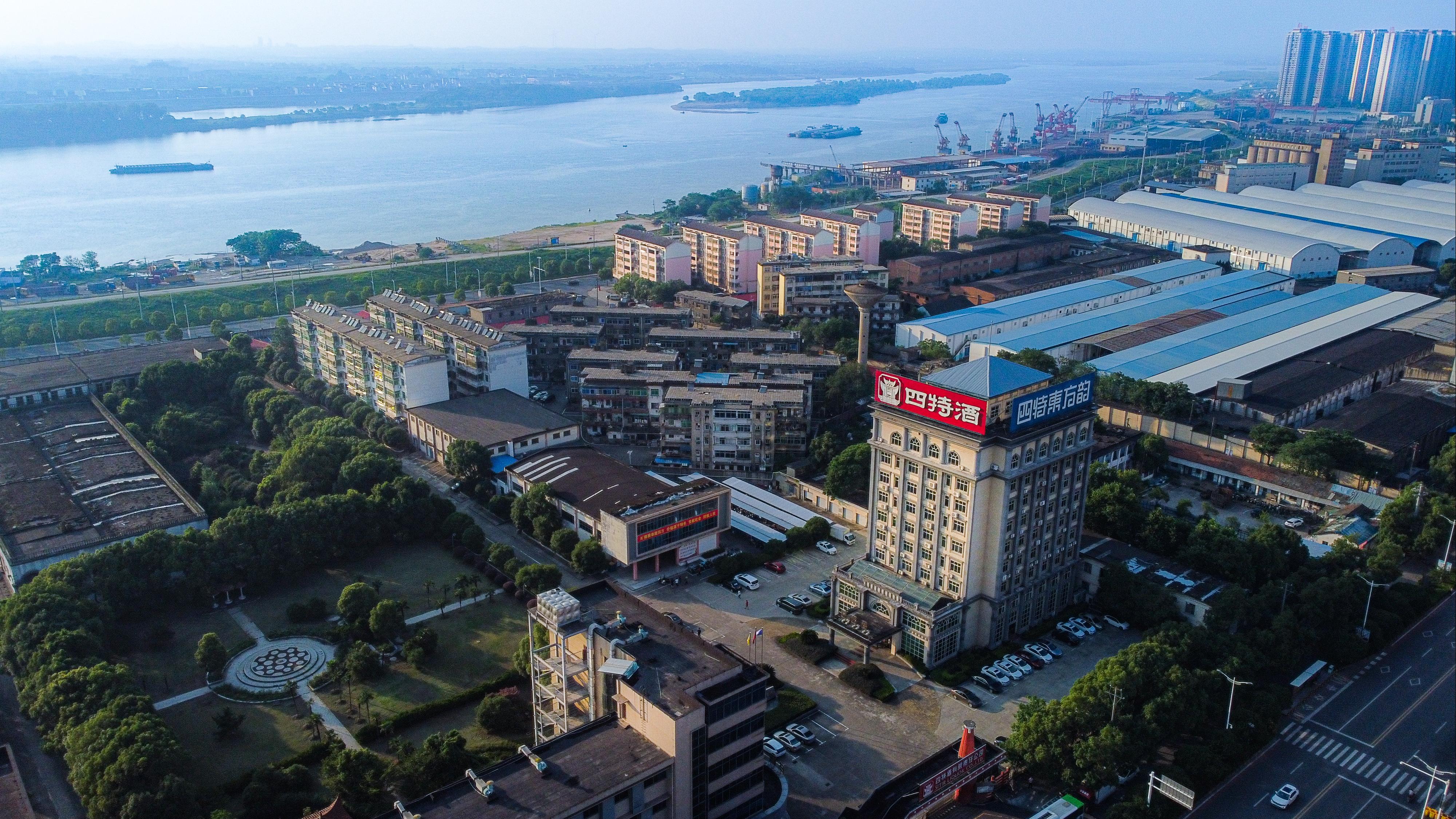 探秘四特酒：科技賦能，釀造生態(tài)特香美酒